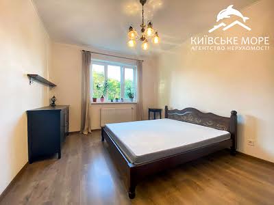 квартира за адресою Воскресенська вул., 18
