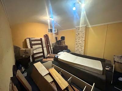 комерційна за адресою Пекарська вул., 43