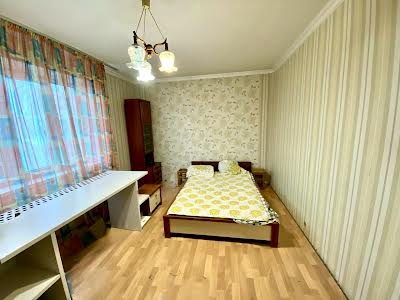 квартира по адресу Соломии Крушельницкой ул., 5