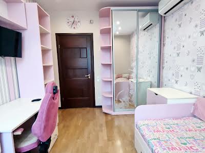квартира за адресою Регенераторна вул., 4