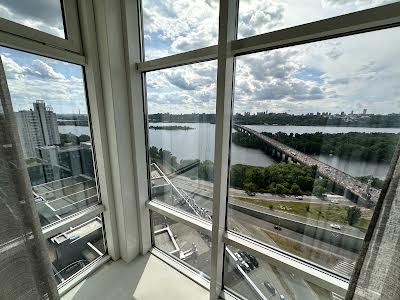 квартира за адресою Дніпровська набережна вул., 1