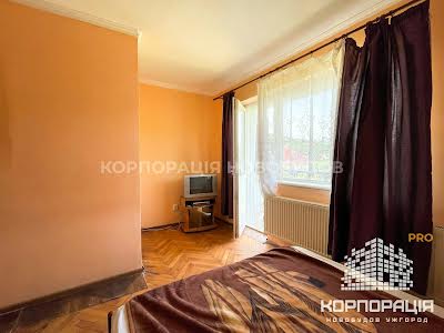 комерційна за адресою Головна, 1А