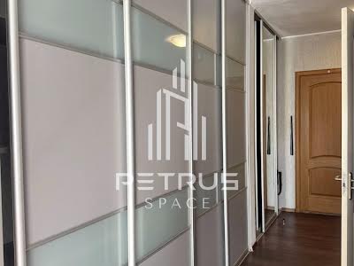 квартира за адресою Анни Ахматової вул., 6