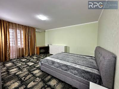 квартира за адресою Старонаводницька вул., 4-В