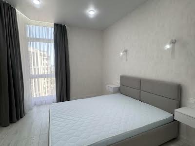 квартира за адресою Краснова вул., 3