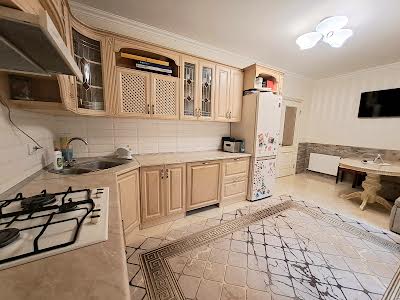квартира за адресою Лепкого, 8