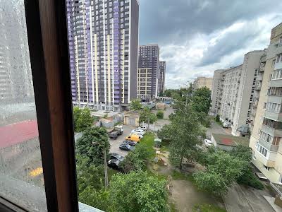 квартира за адресою Смілянська вул., 8/13