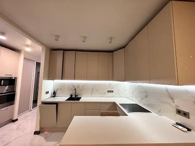 квартира за адресою Драгоманова вул., 2-Б