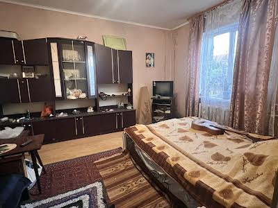 будинок за адресою смт. Великодолинське, Юбилейна, 1