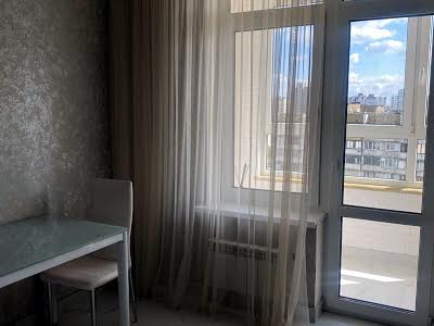 квартира за адресою Драгоманова вул., 10