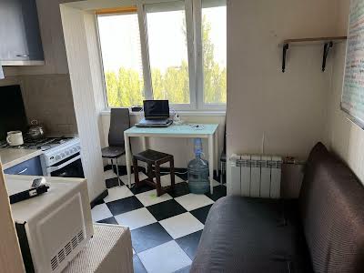 квартира за адресою Ореста Левицького вул. (Академіка Курчатова), 18