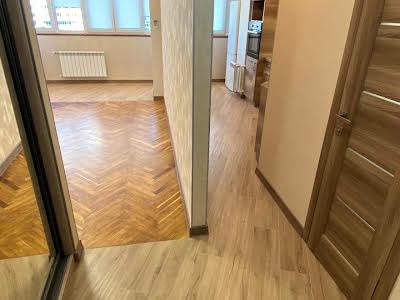 квартира по адресу Кловский спуск, 18