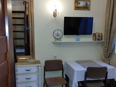 квартира за адресою Олександра Кониського вул. (Володарського), 10