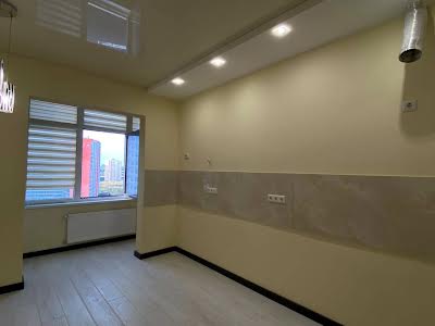 квартира за адресою Перлинна вул., 6
