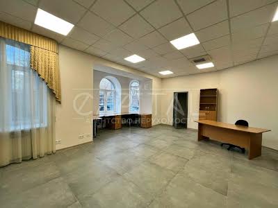 коммерческая по адресу Михаила Грушевского ул., 34/1