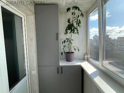 квартира за адресою Ореста Левицького вул. (Академіка Курчатова), 11