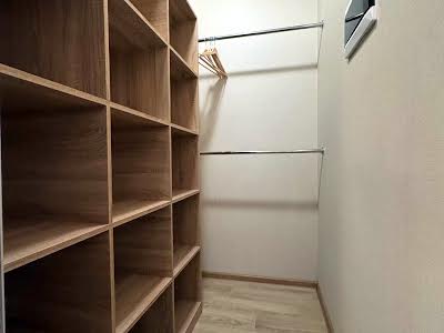 квартира за адресою Лісова вул., 42