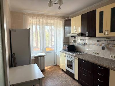 квартира за адресою Почайнинська вул., 62