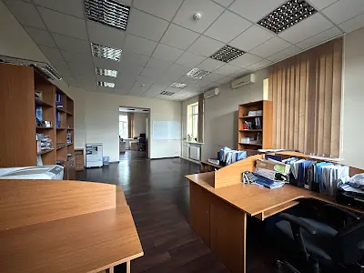 комерційна за адресою Броварська, 1а