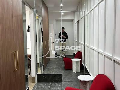 комерційна за адресою Паньківська вул., 3