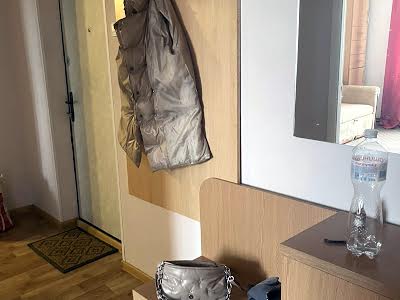 квартира за адресою Ревуцького вул., 13