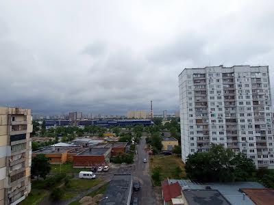 квартира за адресою Богатирська вул., 14