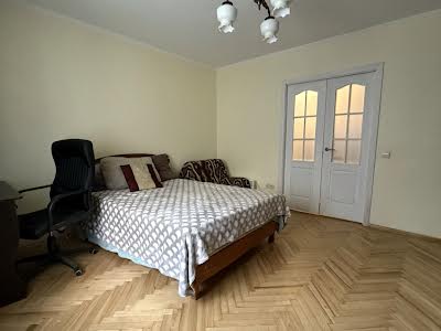 квартира за адресою Авіаконструктора Антонова вул., 7