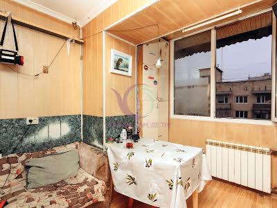 квартира за адресою Комарова, 25А