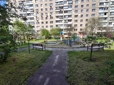 квартира за адресою Тростянецька вул., 49
