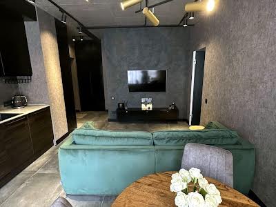 квартира по адресу Салютная ул., 2б