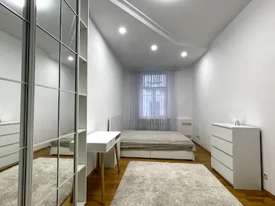 квартира за адресою Олеся Гончара вул., 30-Б