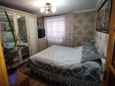 квартира за адресою молодіжна, 5