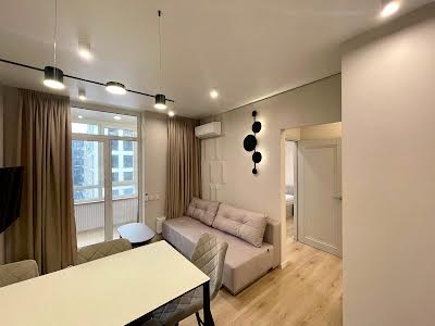 квартира за адресою Салютна вул., 2к8