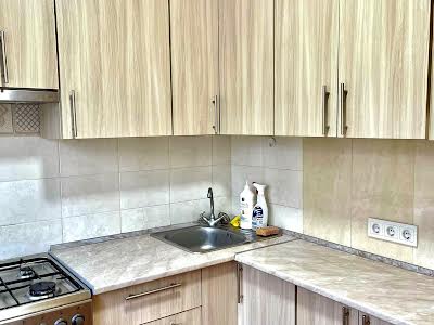 квартира за адресою Степана Бандери просп., 70