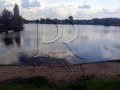 участок по адресу Квітнева вулиця, 31