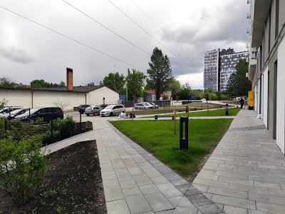 комерційна за адресою Зелена вул., 267