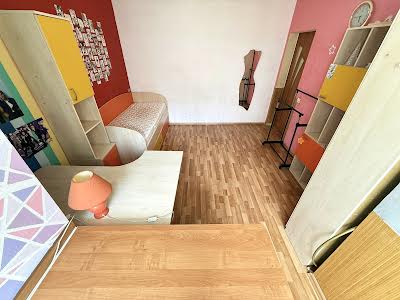 квартира за адресою Анни Ахматової вул., 6