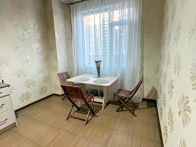 квартира за адресою Перлинна вул., 3