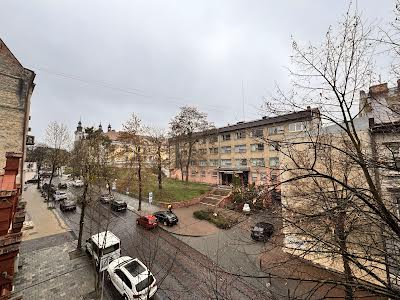 квартира за адресою Степана Бандери вул. (), 5