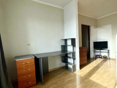 квартира за адресою Ревуцького вул., 11-в