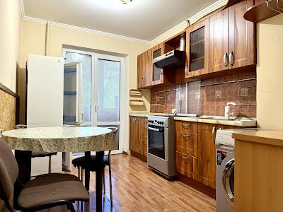 квартира за адресою Небесної сотні, 10