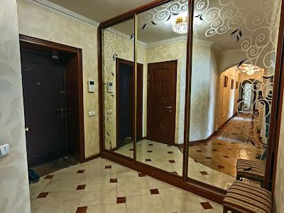 квартира за адресою Осіння вул., 33