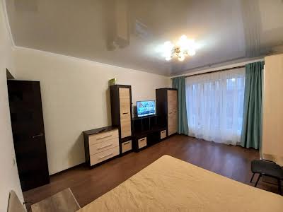 квартира за адресою Рильського вул., 5-Б