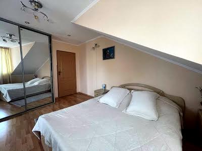 квартира за адресою Коновальця вул., 3