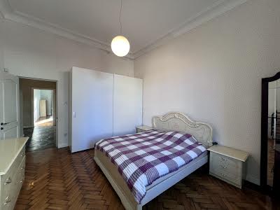 квартира по адресу Французский бульв., 11а