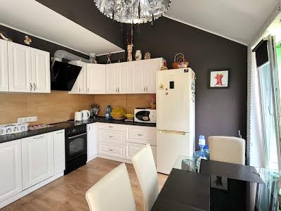 квартира за адресою Регенераторна вул., 4
