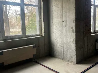 комерційна за адресою Живописна вул., 3