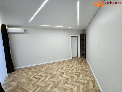 квартира за адресою Довга вул., 20в