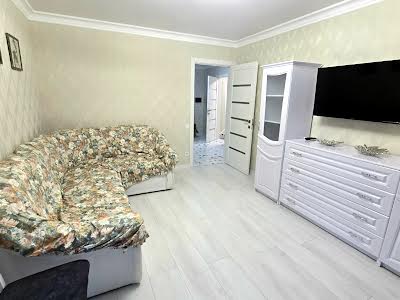 квартира за адресою Євгена Чикаленка вул., 68а