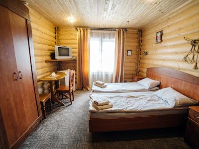 комерційна за адресою Степана Бандери, 30